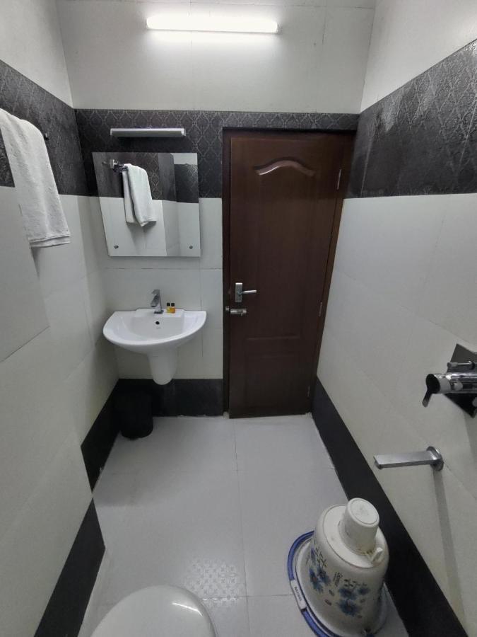 Thayamkery'S Royal Inn Kochi Екстериор снимка