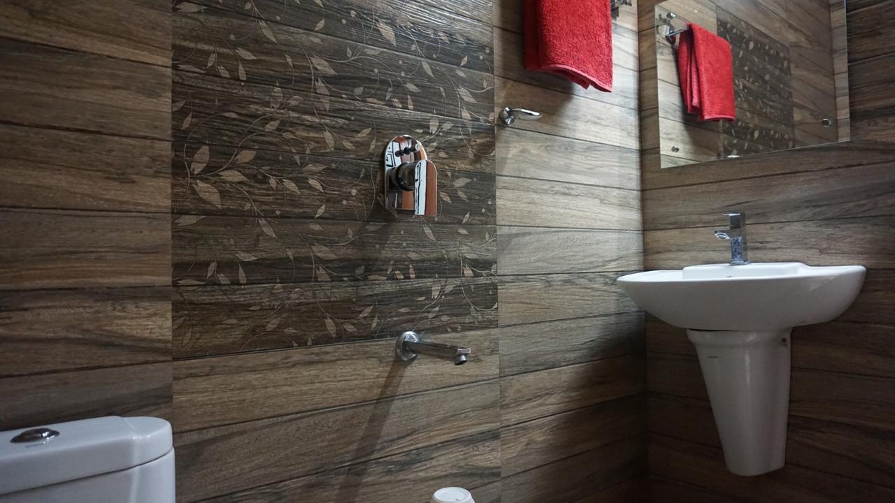 Thayamkery'S Royal Inn Kochi Екстериор снимка