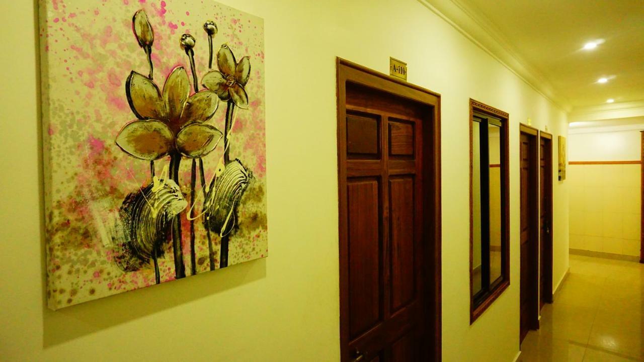Thayamkery'S Royal Inn Kochi Екстериор снимка