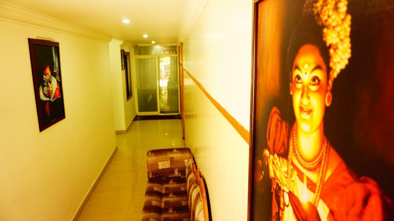 Thayamkery'S Royal Inn Kochi Екстериор снимка