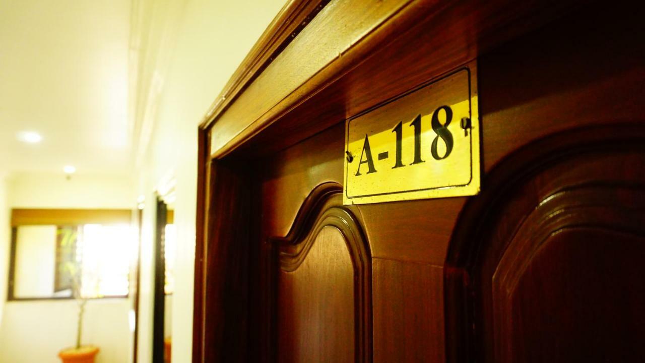 Thayamkery'S Royal Inn Kochi Екстериор снимка