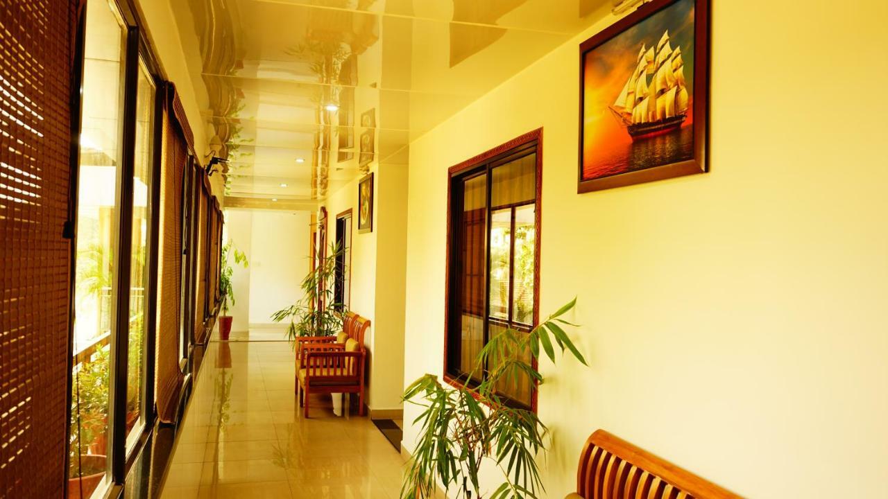 Thayamkery'S Royal Inn Kochi Екстериор снимка