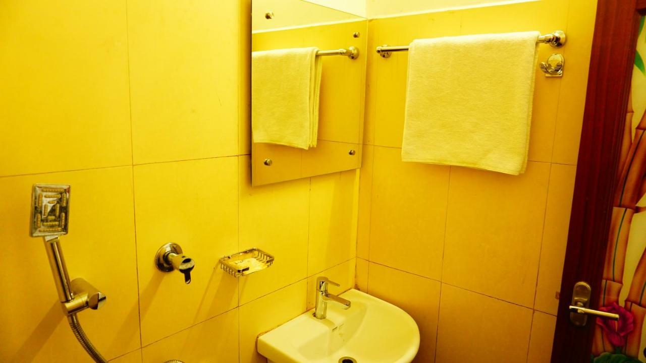 Thayamkery'S Royal Inn Kochi Екстериор снимка